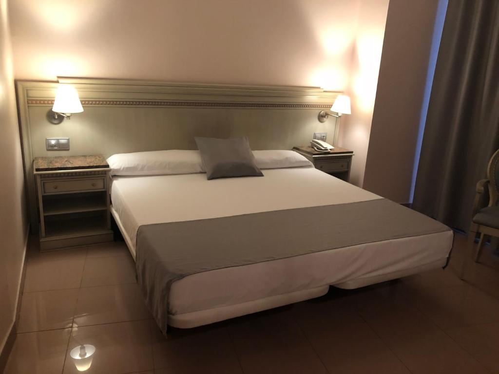 Hotel Vía Valentia, Catarroja, Spain - Booking.com