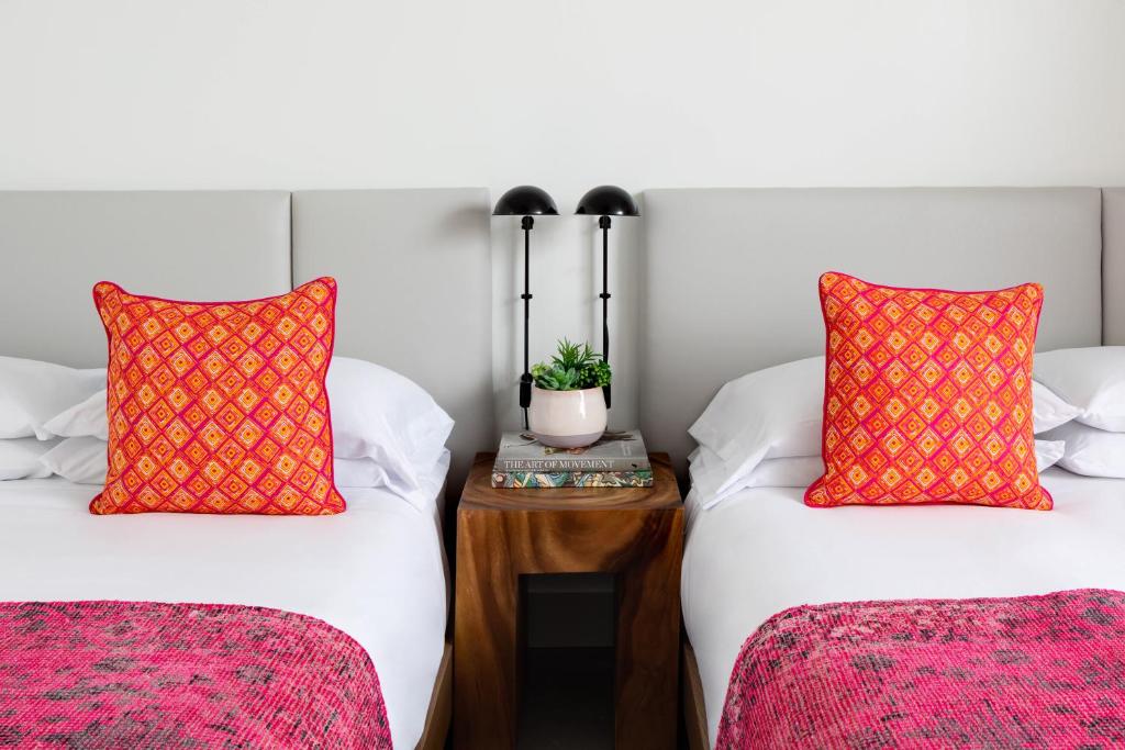 Bluebird Spa City Motor Lodge - 
