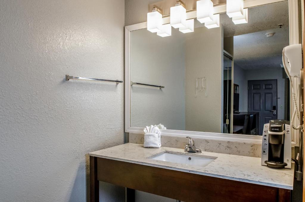 Clarion Hotel By Humboldt Bay - King Room - No Fumadores