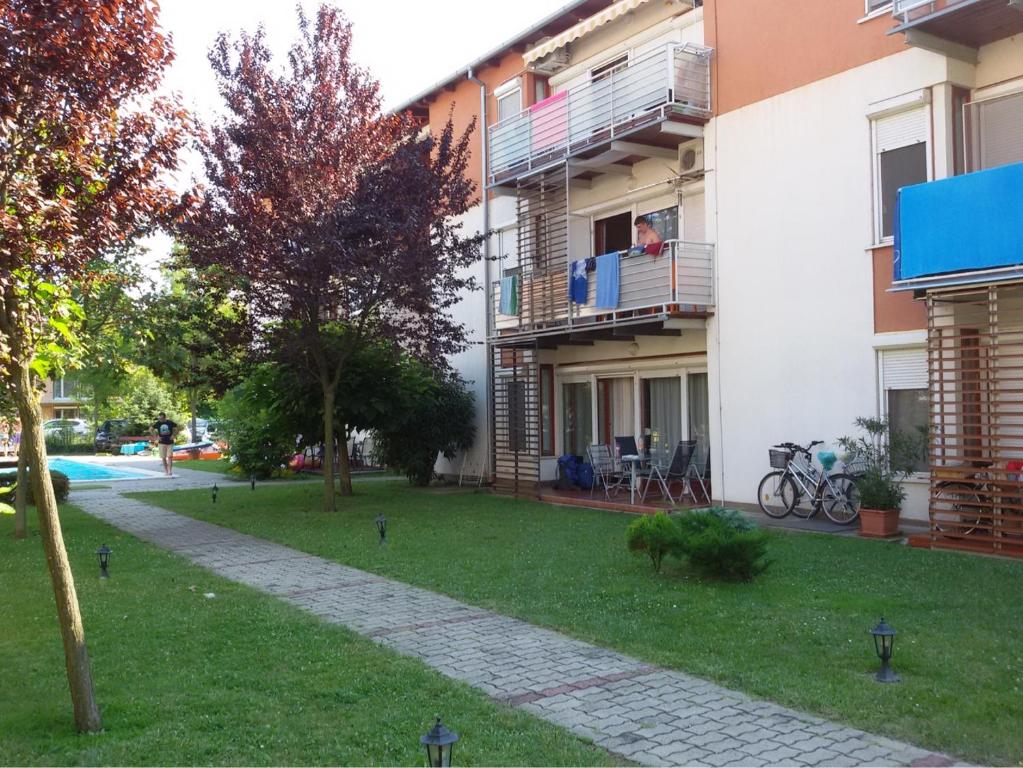 Budova, v ktorej sa apartmán nachádza