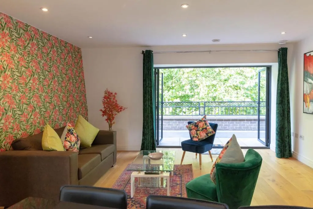 Penthouse with Terrace 5 mins walk to City Centre & Colleges & Sleeps 6, Cambridge, Marea Britanie