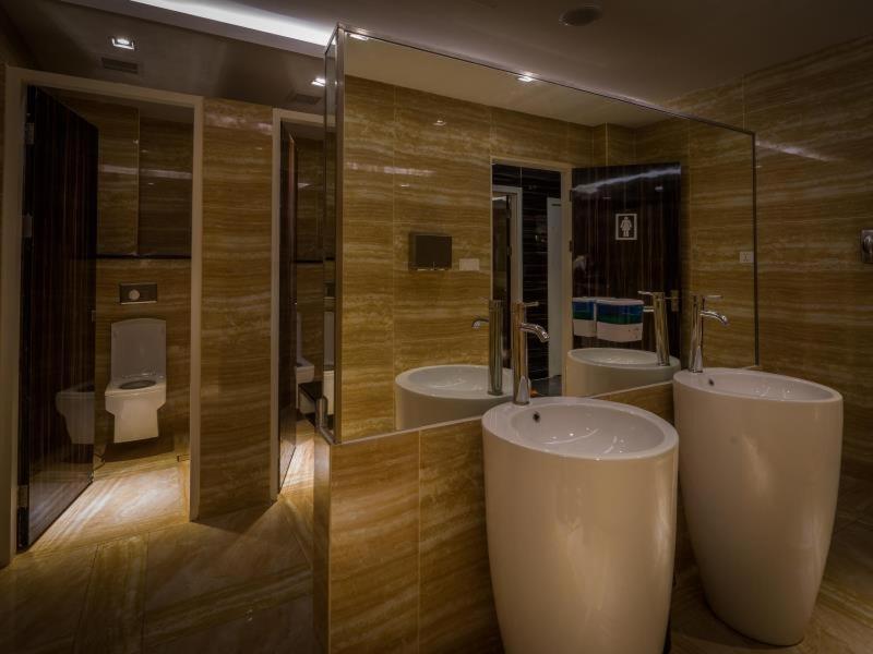 Koupelna v ubytování WIWO Hotel