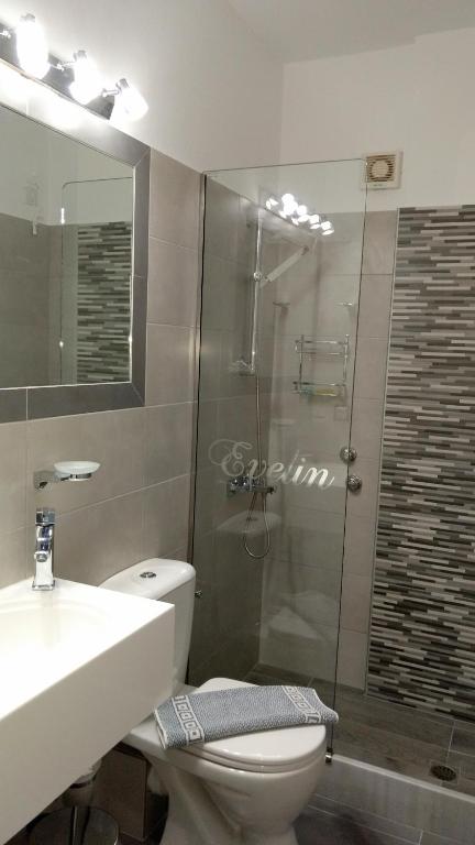 Koupelna v ubytování Evelin hotel