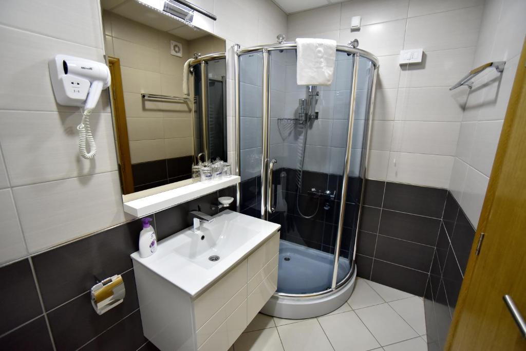 Garni Uni Elita Lux Hotel - Resim 30