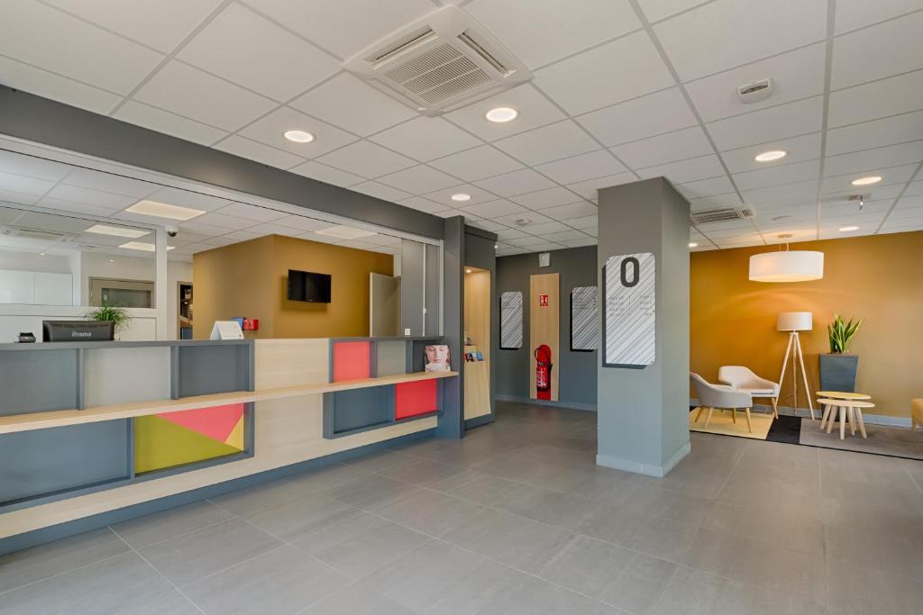 B&B HOTEL Marseille La Valentine St Menet - Resim 11