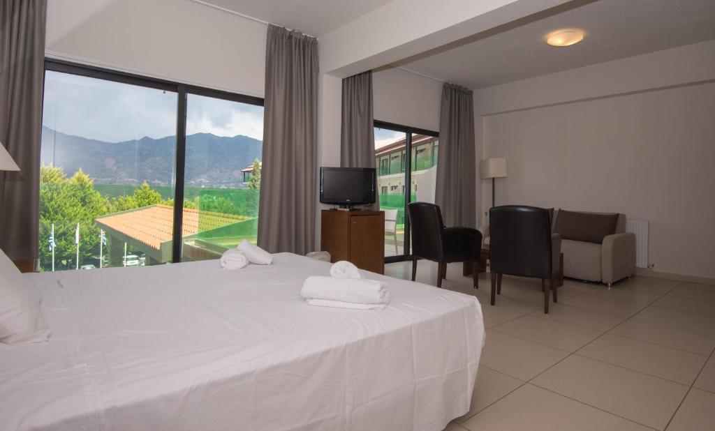 Nespecifikovaný výhled na hory nebo výhled na hory při pohledu z hotelu