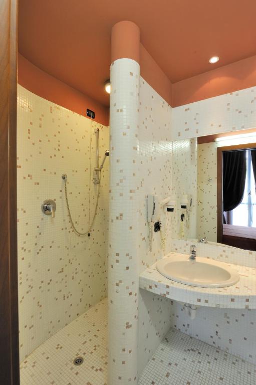 A bathroom at Art Hotel Boston