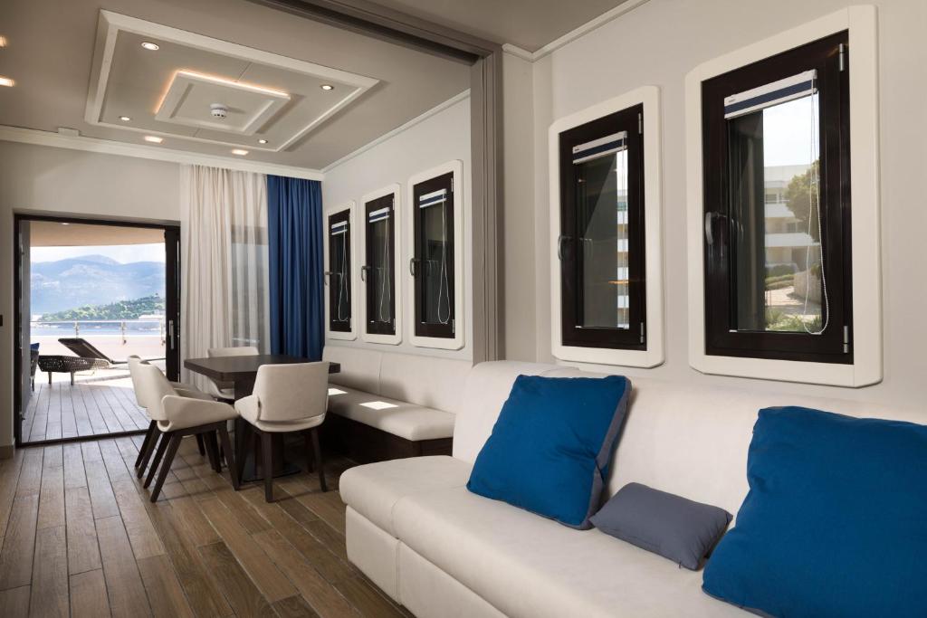 Posezení v ubytování RMH Lazure Luxury Apartments