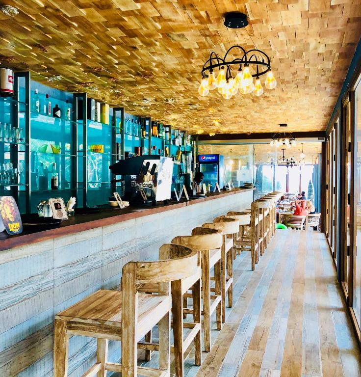 Restaurace v ubytování Thaproban Pavilion Resort and Spa