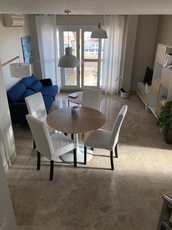 Posedenie v ubytovaní Puerto Fino Apartamentos