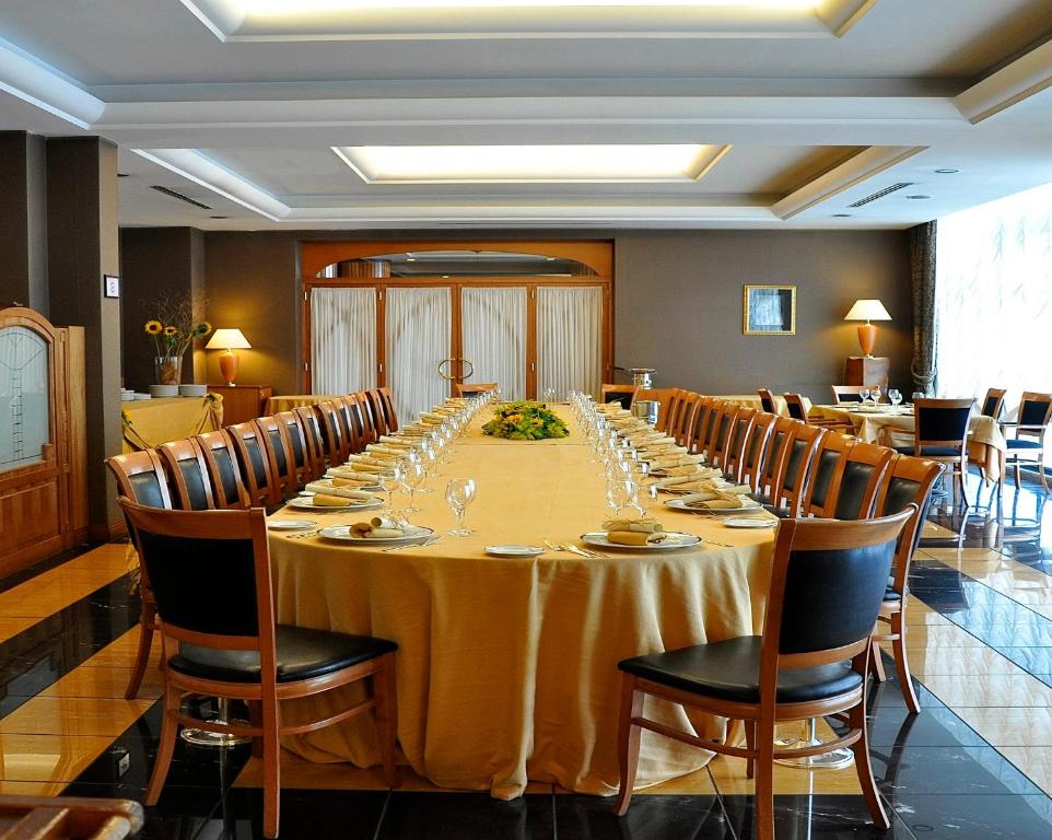 Ramada by Wyndham Naples - Resim 33