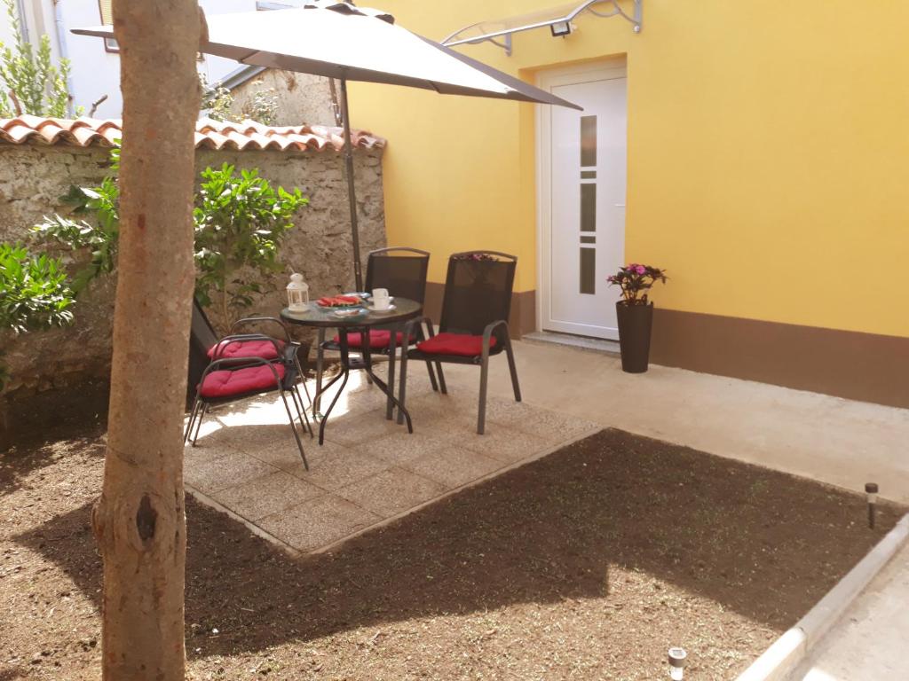 Patio nebo venkovní prostory v ubytování Dajven