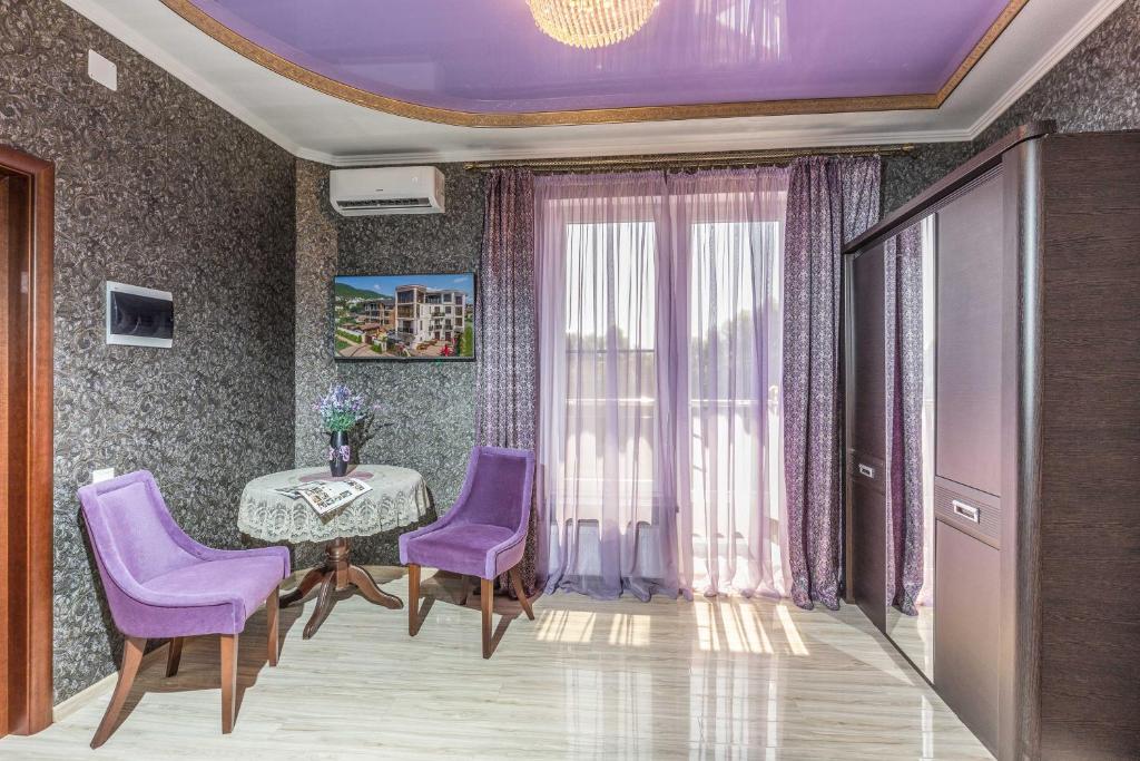 Guest House Viva Viktoria - Room King Con Balcón