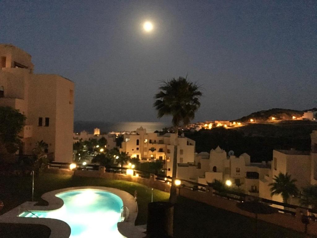 Bazén v ubytování Flamingo Apartment Coto Real La Duquesa nebo v jeho okolí