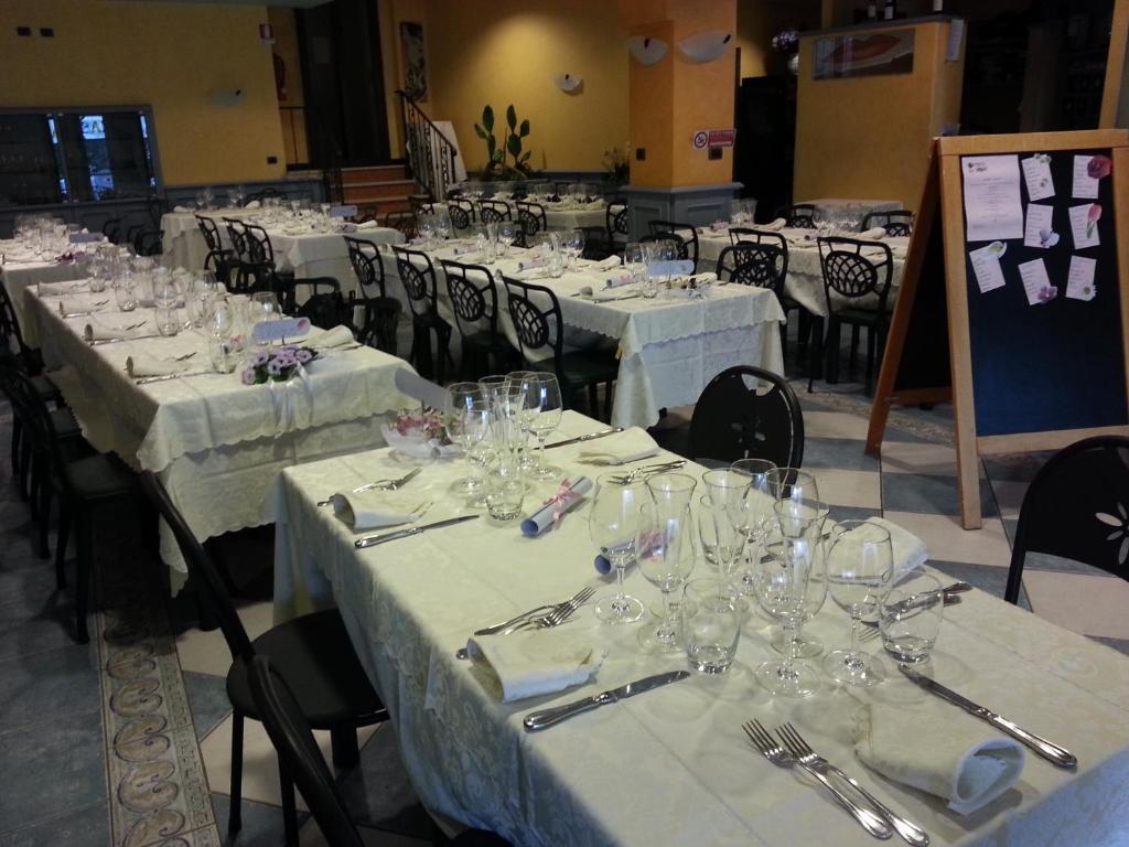 Restaurace v ubytování Hotel Novara