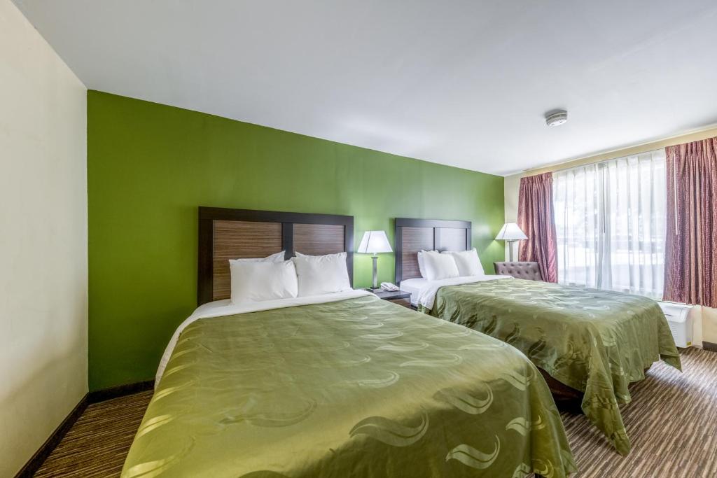 Quality Inn Gainesville - Queen Room With Two Queen Beds - Non-Smoking