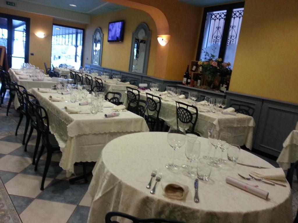 Restaurace v ubytování Hotel Novara
