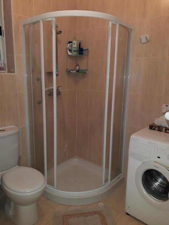 Milner Flats - Twin Room With Shared Bathroom