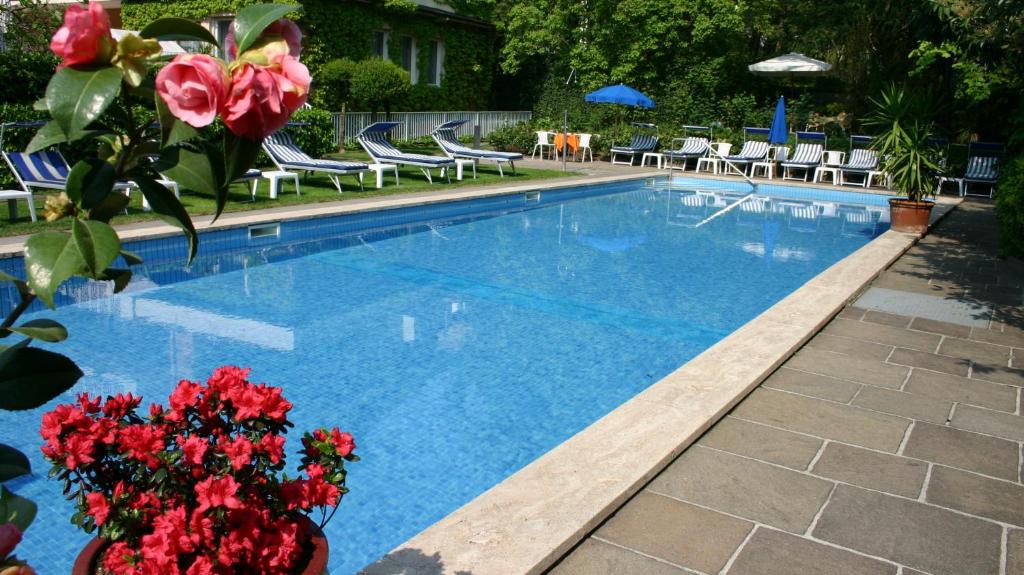 Bazén v ubytování Hotel Juliane nebo v jeho okolí