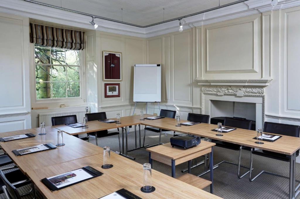 Best Western Plus Sheffield Mosborough Hall Hotel - Resim 28