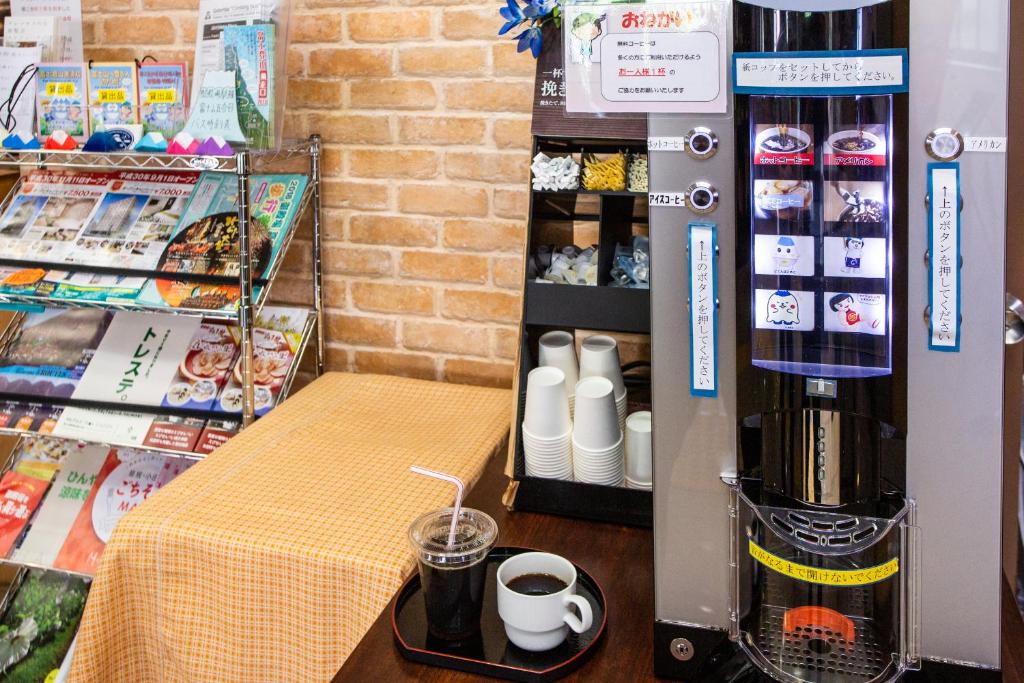 Příslušenství pro přípravu čaje a kávy v ubytování Kuretake Inn Gotemba Inter Gold Cabin