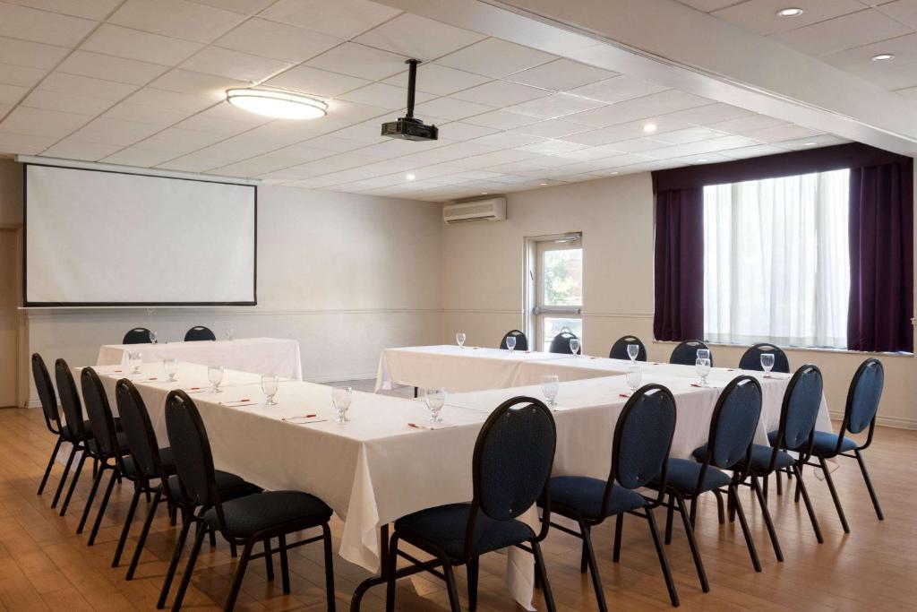 Ramada Plaza by Wyndham Montreal - Resim 25