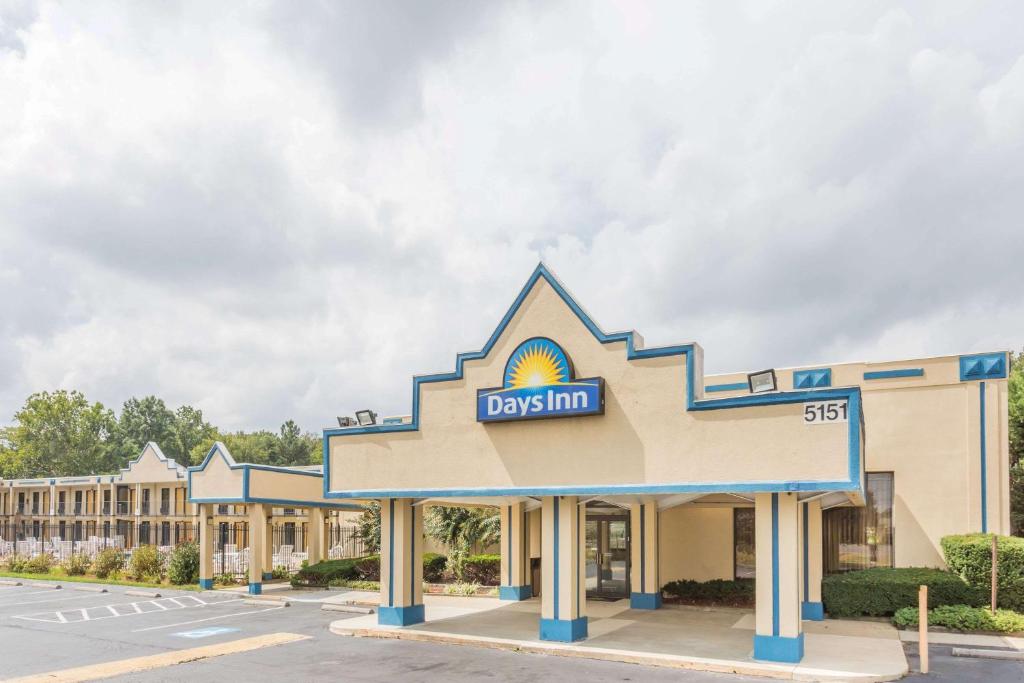a view of the front of a days inn hotel at Days Inn by Wyndham Camp Springs Andrews AFB in Camp Springs