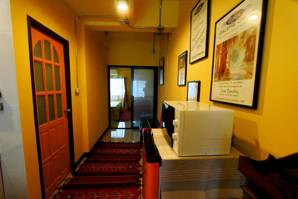 Khu vực ghế ngồi tại Chez Pom