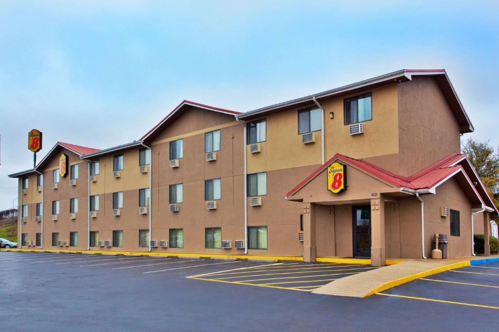 Gallery image of Super 8 by Wyndham Tuscaloosa in Tuscaloosa