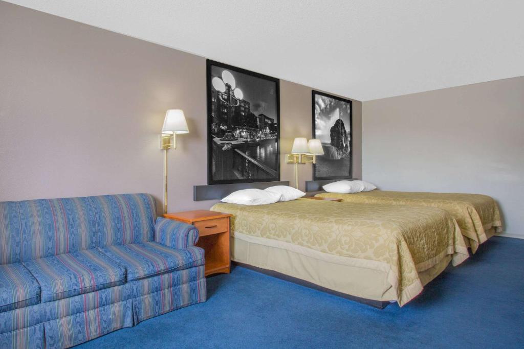 Postel nebo postele na pokoji v ubytování Super 8 by Wyndham Winnemucca NV