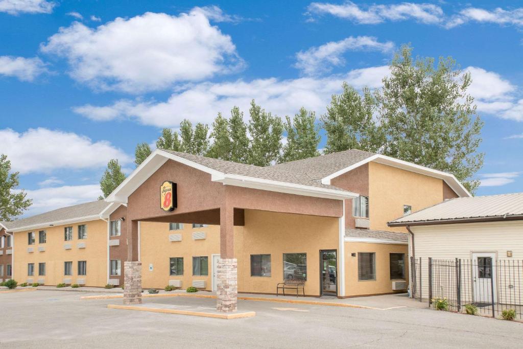 aury inn suites on the park building at Super 8 by Wyndham Webster City IA in Webster City
