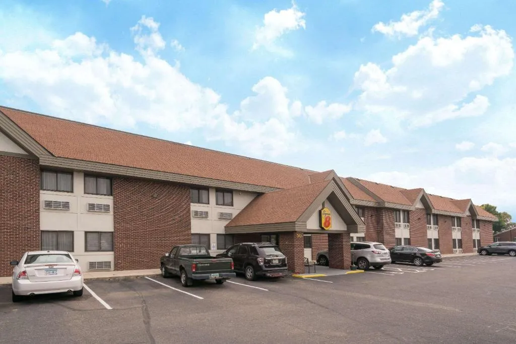 Super 8 by Wyndham St. Cloud in Saint Cloud