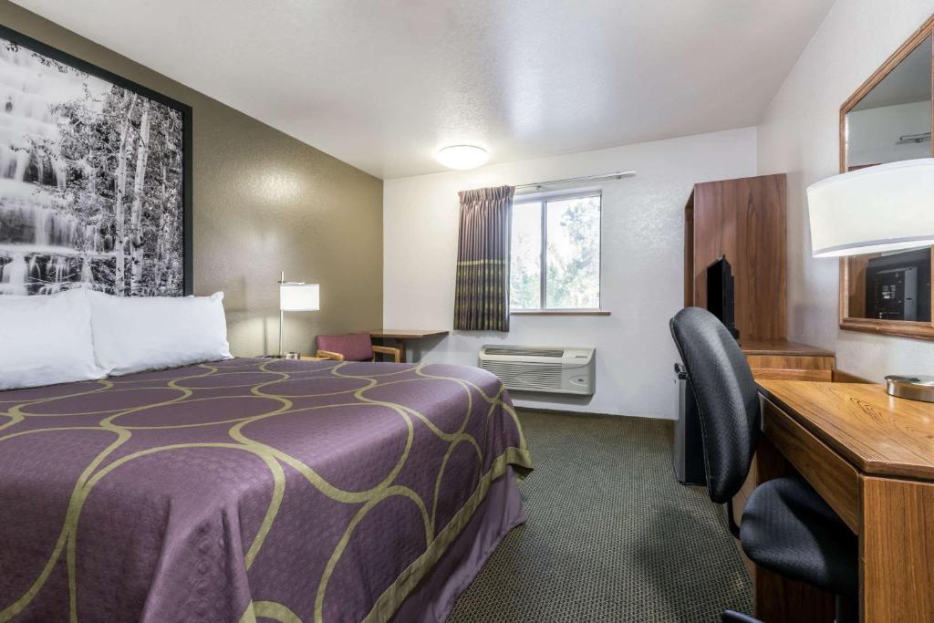 Super 8 by Wyndham Missoula/Reserve St. photo