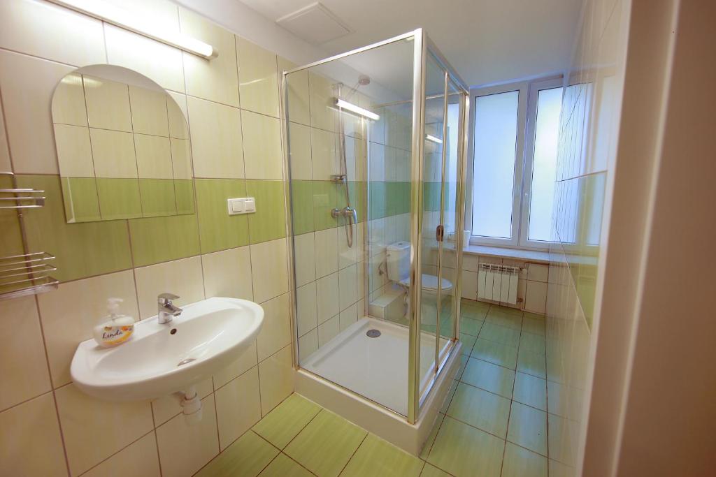 eMKa Hostel - Triple Room With Shared Bathroom