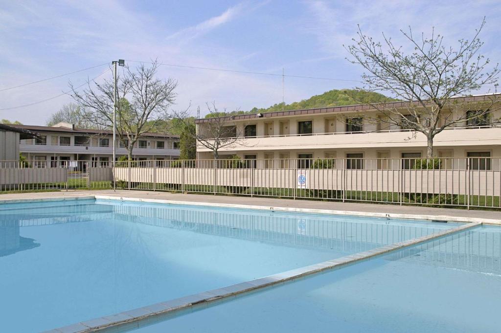 Gallery image of Days Inn by Wyndham Oak Ridge Knoxville in Oak Ridge