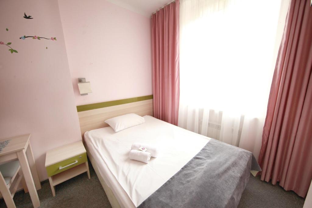 eMKa Hostel - Single Room With Private Bathroom