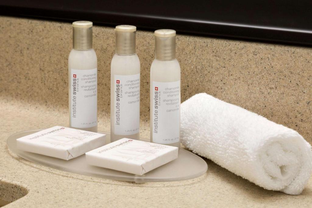 Travelodge by Wyndham Edmonton South - Resim 8