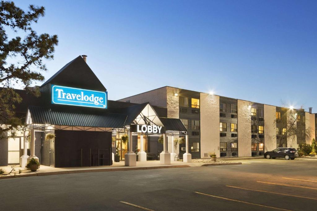 Travelodge by Wyndham Edmonton South - Resim 5
