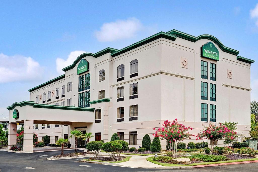 a rendering of the front of a hotel at Wingate by Wyndham Atlanta Fairburn in Fairburn