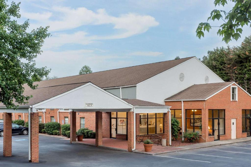 a rendering of the front of a building at Quality Inn in Cornelia