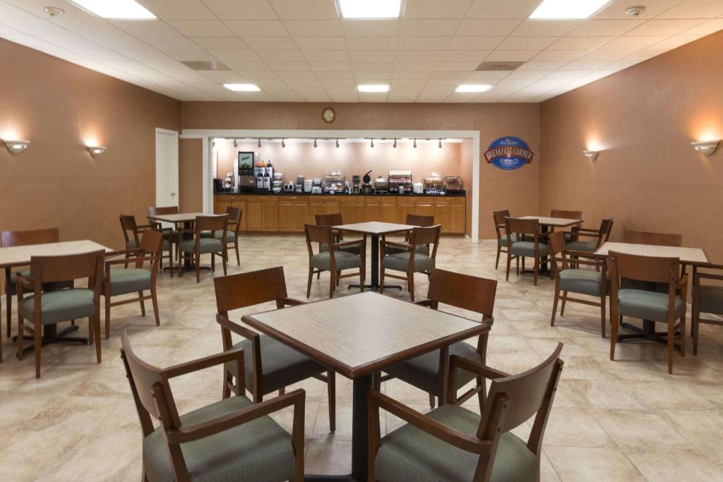 Restoranas ar kita vieta pavalgyti apgyvendinimo įstaigoje Baymont by Wyndham Salem Roanoke Area