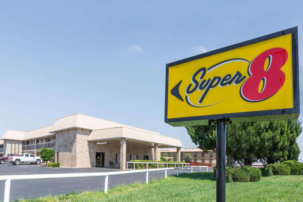 Super 8 by Wyndham Clovis tanúsítványa, márkajelzése vagy díja