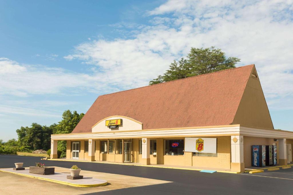a model of a gas station with a roof at Super 8 by Wyndham Asheville Airport in Fletcher