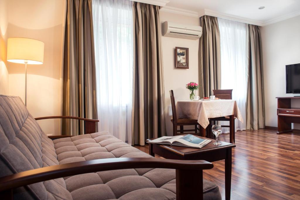 Flatlux Apartments - 
