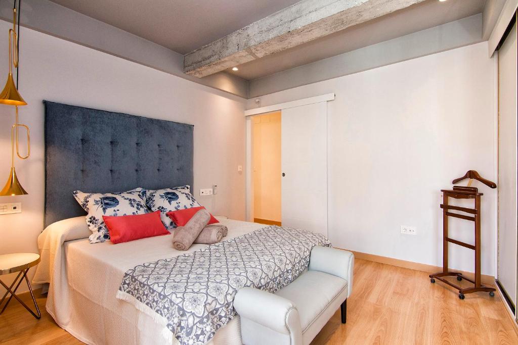 Cama o camas de una habitación en tuGuest Clave de Sol Apartment