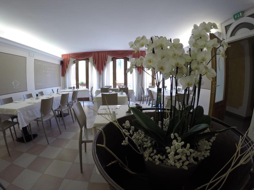 Fotografie z fotogalerie ubytování Hotel Ristorante Centrale v destinaci Vestone