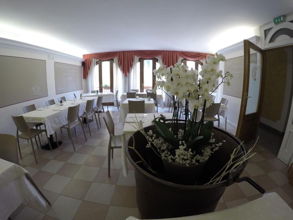 Fotografie z fotogalerie ubytování Hotel Ristorante Centrale v destinaci Vestone