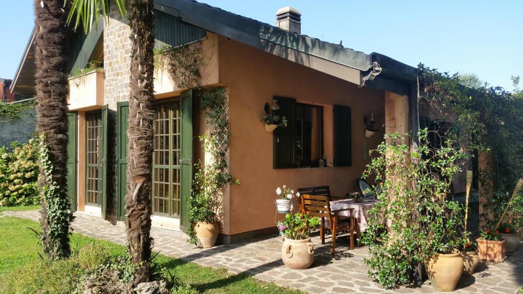 O grădină în afara B&B Al Roncaccio