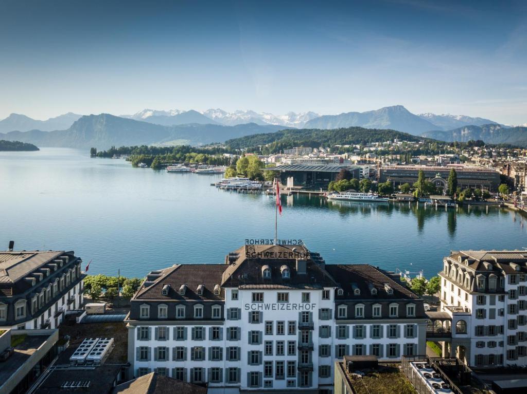 Hotel Schweizerhof Luzern - Resim 1