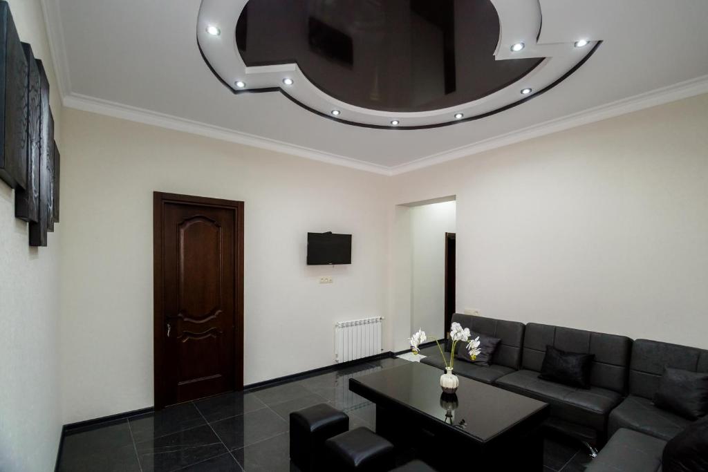 TV a/nebo společenská místnost v ubytování Star Hotel